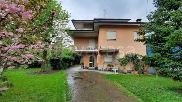 casa indipendente in vendita a Diano d'Alba in zona Ricca