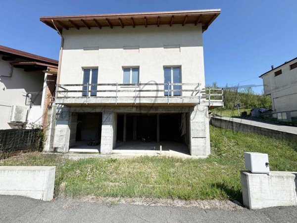 casa indipendente in vendita a Diano d'Alba