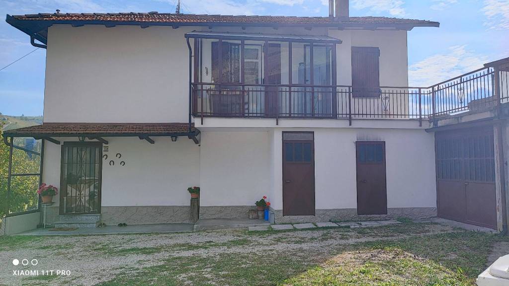 casa indipendente in vendita a Diano d'Alba in zona Ricca