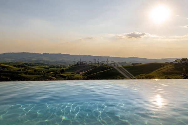 casale in vendita a Diano d'Alba