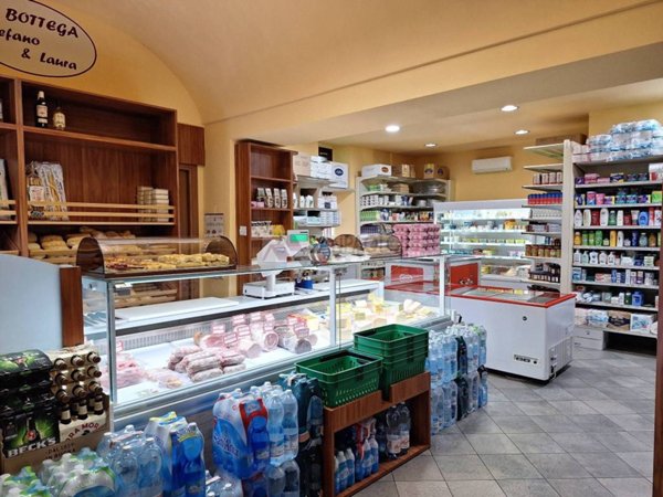 negozio in vendita a Diano d'Alba