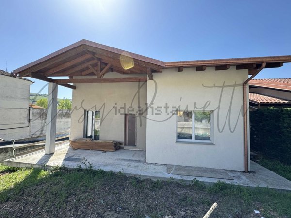 casa indipendente in vendita a Diano d'Alba