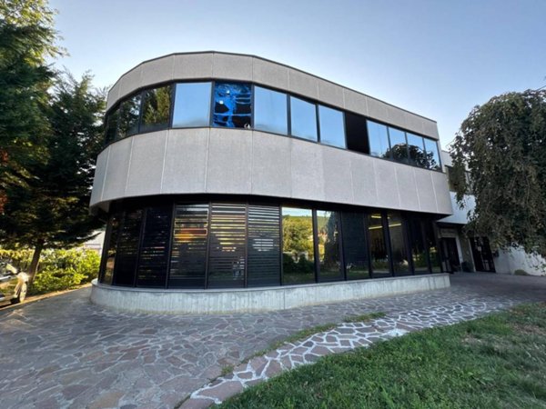 negozio in vendita a Diano d'Alba in zona Ricca