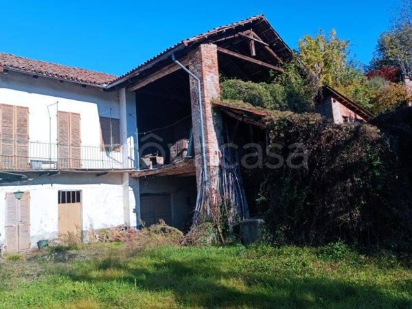 casa indipendente in vendita a Diano d'Alba in zona Valle Talloria
