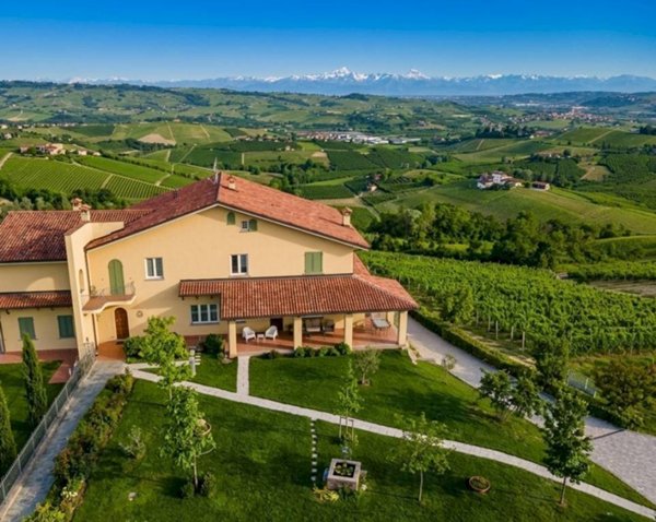 casa indipendente in vendita a Diano d'Alba in zona Ricca
