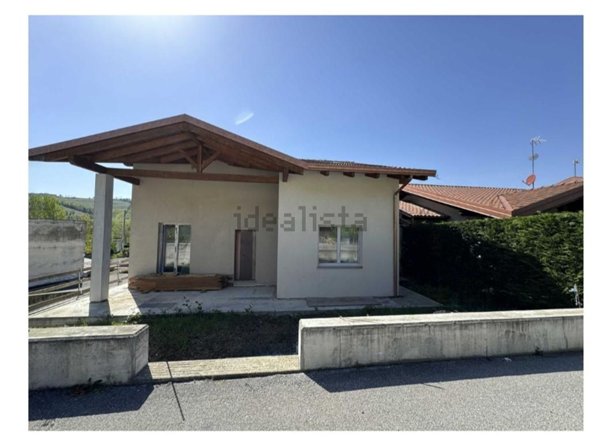 casa indipendente in vendita a Diano d'Alba in zona Valle Talloria