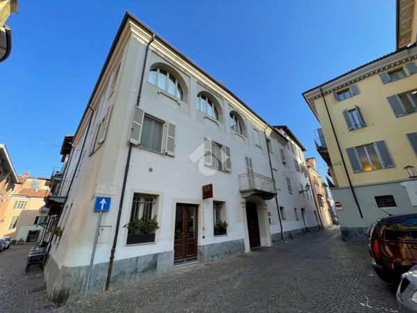 negozio in vendita a Dogliani