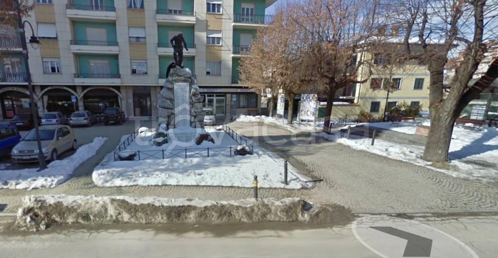 negozio in vendita a Dogliani