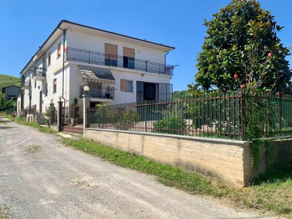 casa indipendente in vendita a Dogliani