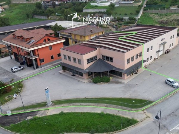 locale commerciale in vendita a Dogliani