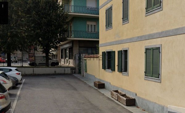 locale commerciale in vendita a Dogliani