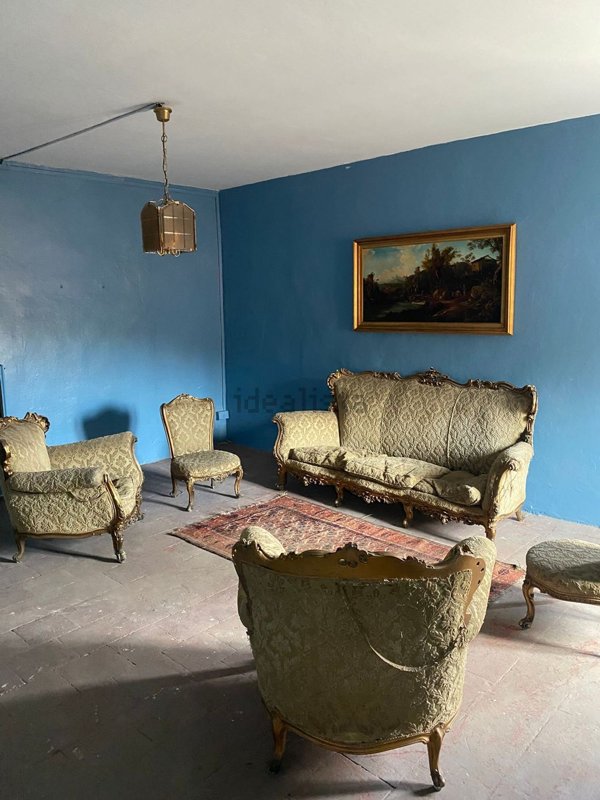 esavano in vendita a Dogliani