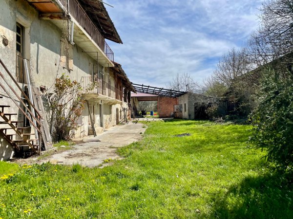 casale in vendita a Dogliani