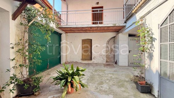 casa indipendente in vendita a Dogliani