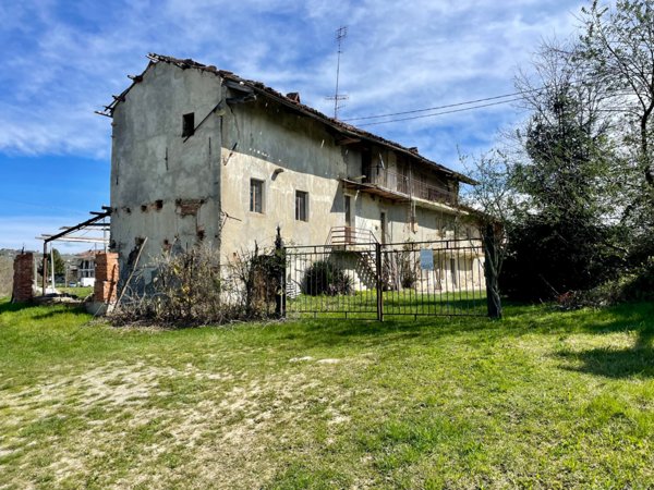 rudere in vendita a Dogliani