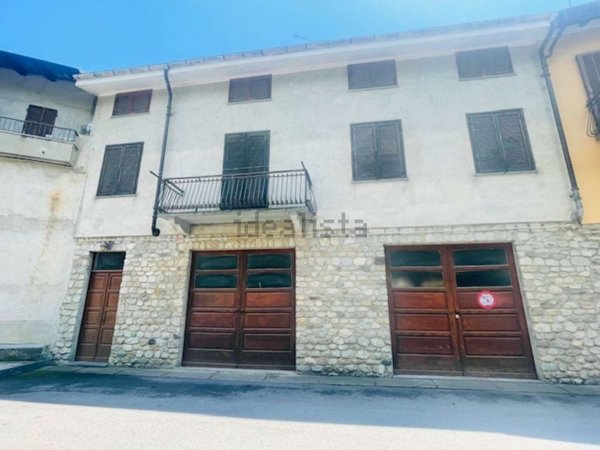 casa indipendente in vendita a Dronero