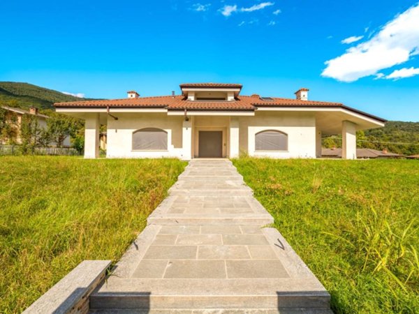 casa indipendente in vendita a Dronero