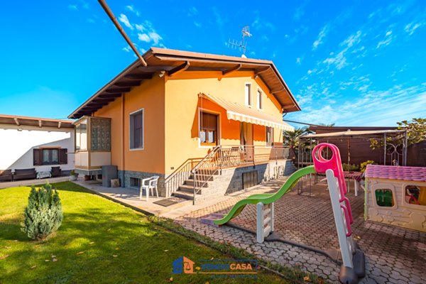 casa indipendente in vendita a Dronero