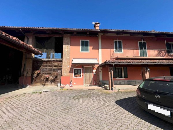 casa indipendente in vendita a Dronero in zona Monastero