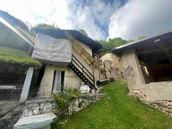 casa semindipendente in vendita a Dronero