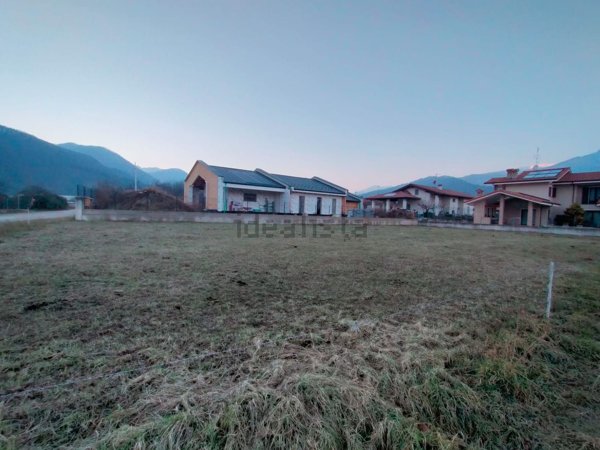 casa indipendente in vendita a Dronero in zona Archero