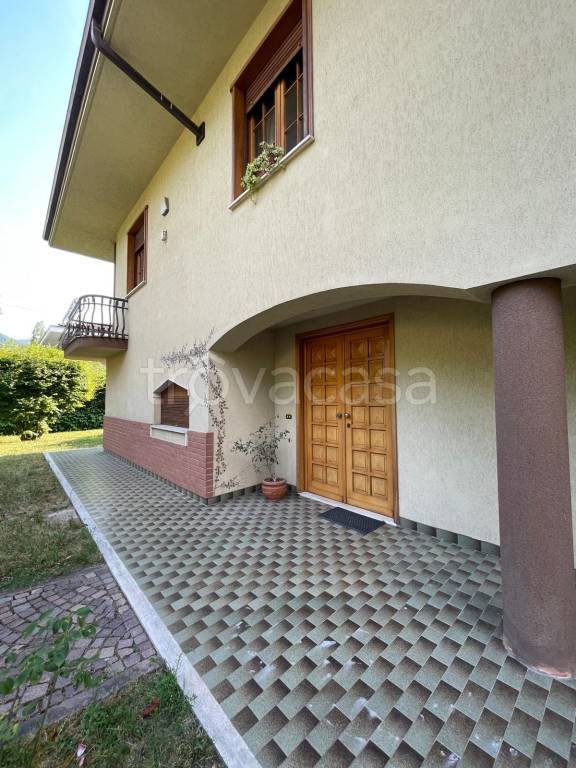 casa indipendente in vendita a Dronero