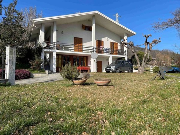 casa indipendente in vendita a Dronero