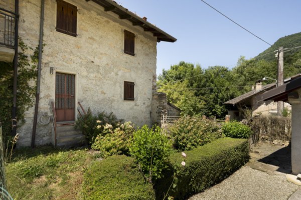 casa indipendente in vendita a Dronero