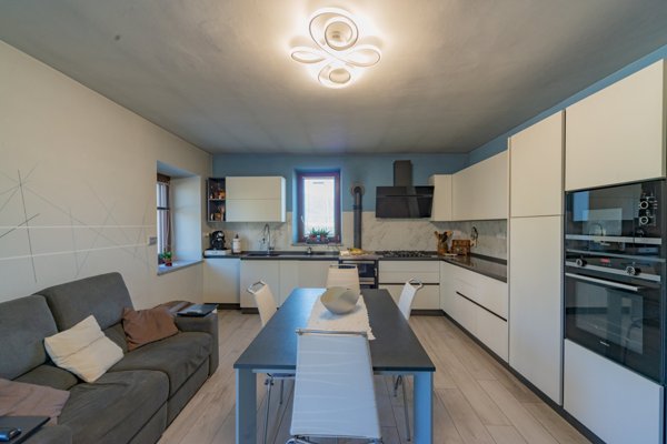 casa indipendente in vendita a Dronero