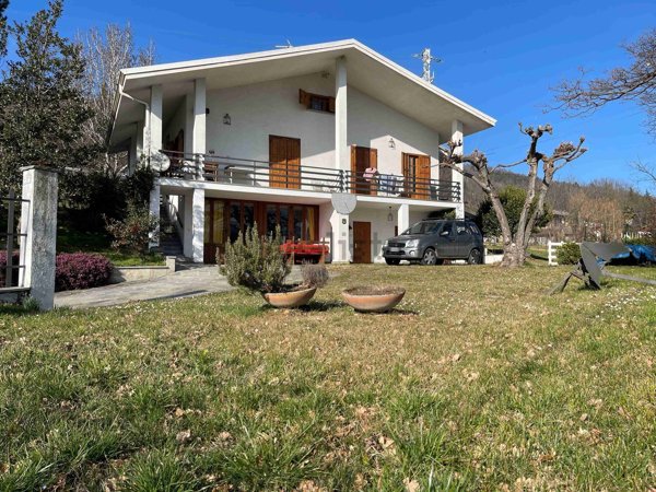 casa indipendente in vendita a Dronero