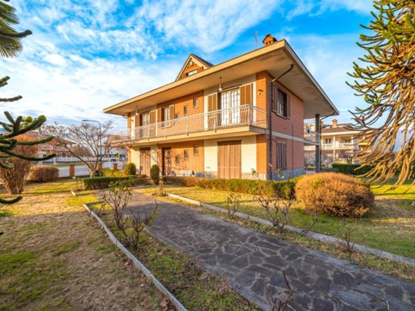 casa indipendente in vendita a Dronero