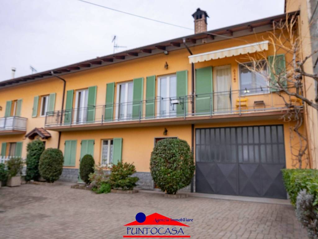 casa indipendente in vendita a Dronero in zona Pratavecchia