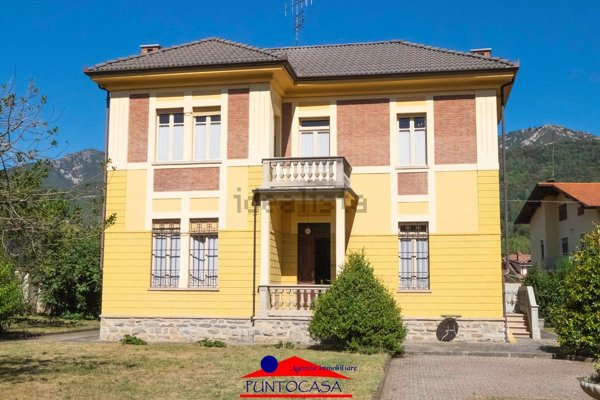 casa indipendente in vendita a Dronero