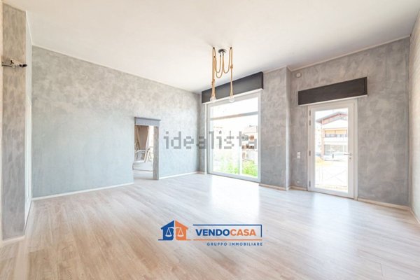 locale commerciale in vendita a Dronero