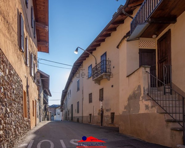 casa indipendente in vendita a Dronero