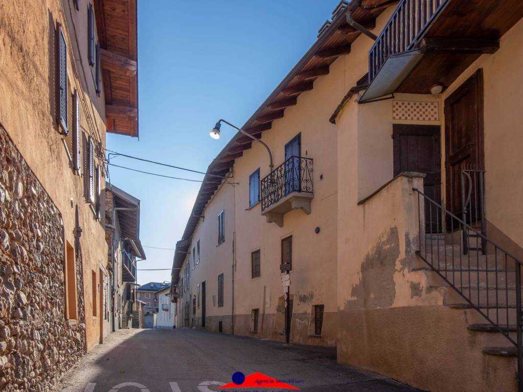 casa indipendente in vendita a Dronero