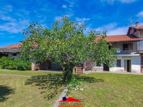 casa indipendente in vendita a Dronero in zona Monastero
