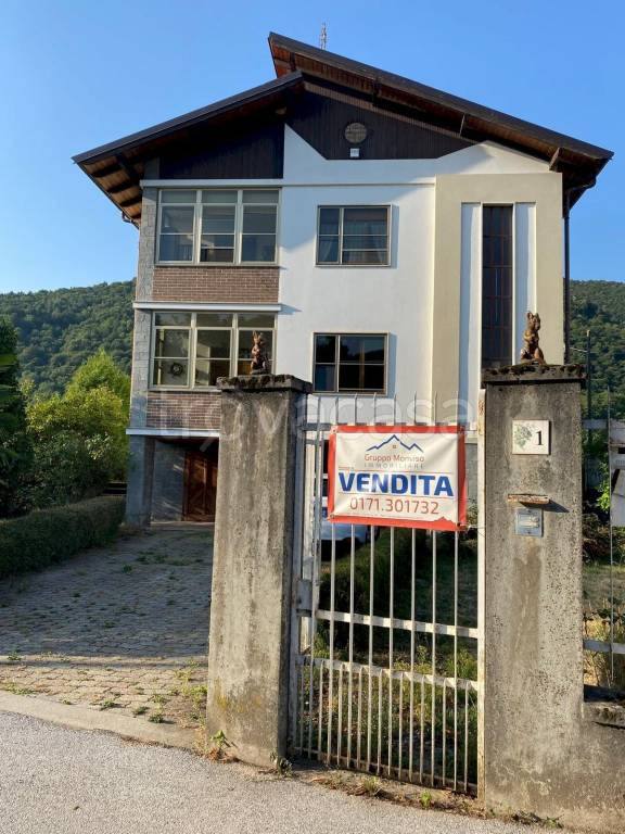 casa indipendente in vendita a Dronero in zona Tetti
