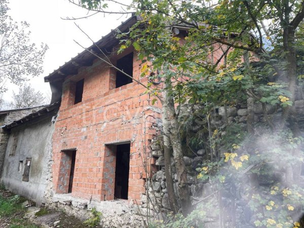 casa indipendente in vendita ad Entracque