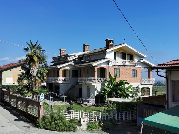 casa indipendente in vendita ad Envie