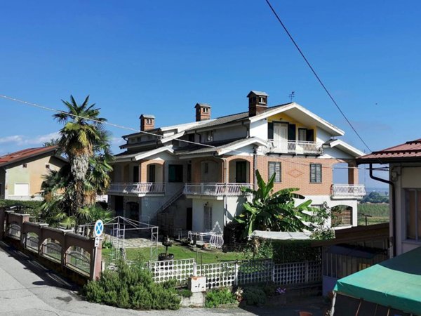 casa indipendente in vendita ad Envie
