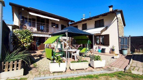 casa indipendente in vendita ad Envie in zona Occa