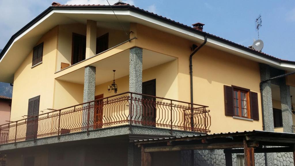 casa indipendente in vendita ad Envie