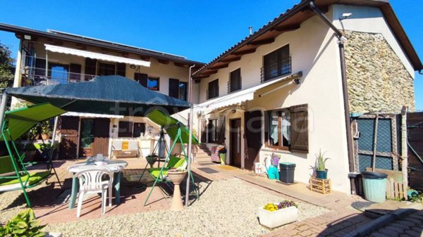 casa indipendente in vendita ad Envie in zona Occa