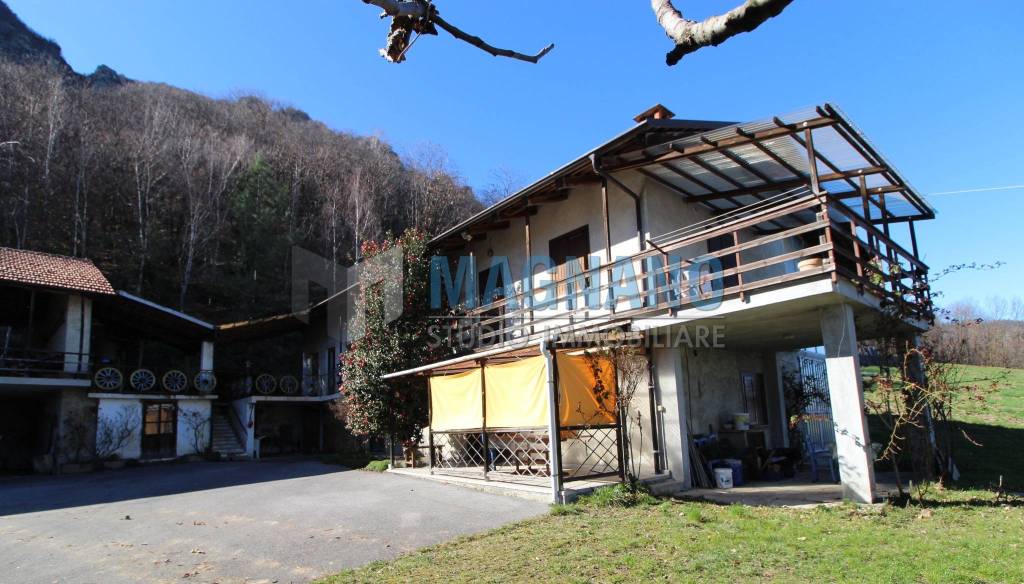 casa indipendente in vendita ad Envie