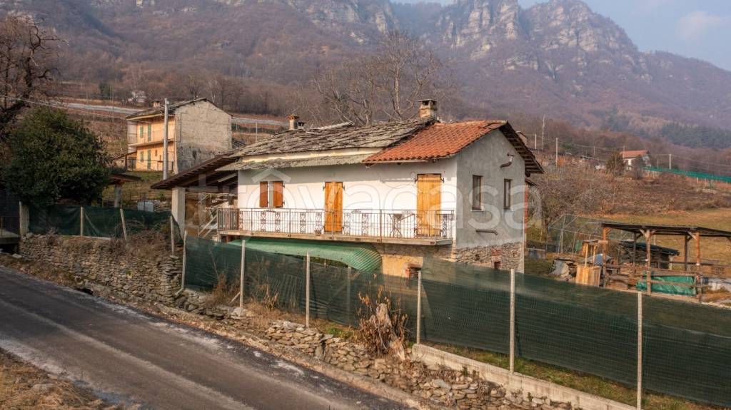 casa indipendente in vendita ad Envie