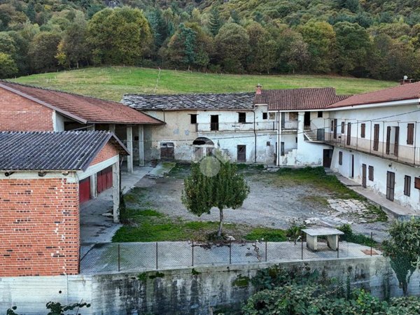 casa indipendente in vendita ad Envie