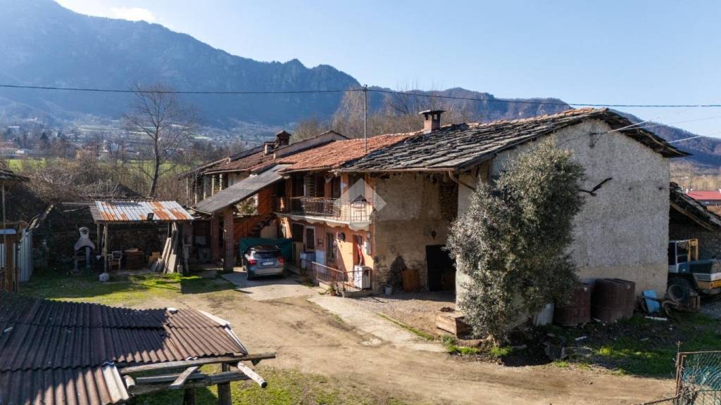 casa indipendente in vendita ad Envie