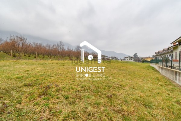 casa semindipendente in vendita ad Envie