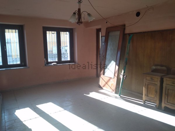 casale in vendita ad Envie